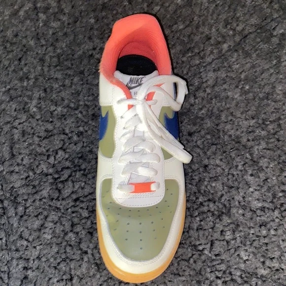 NIKE AIR FORCES GREEN AND WHITE WITH RED TRIM. - Picture 3 of 3